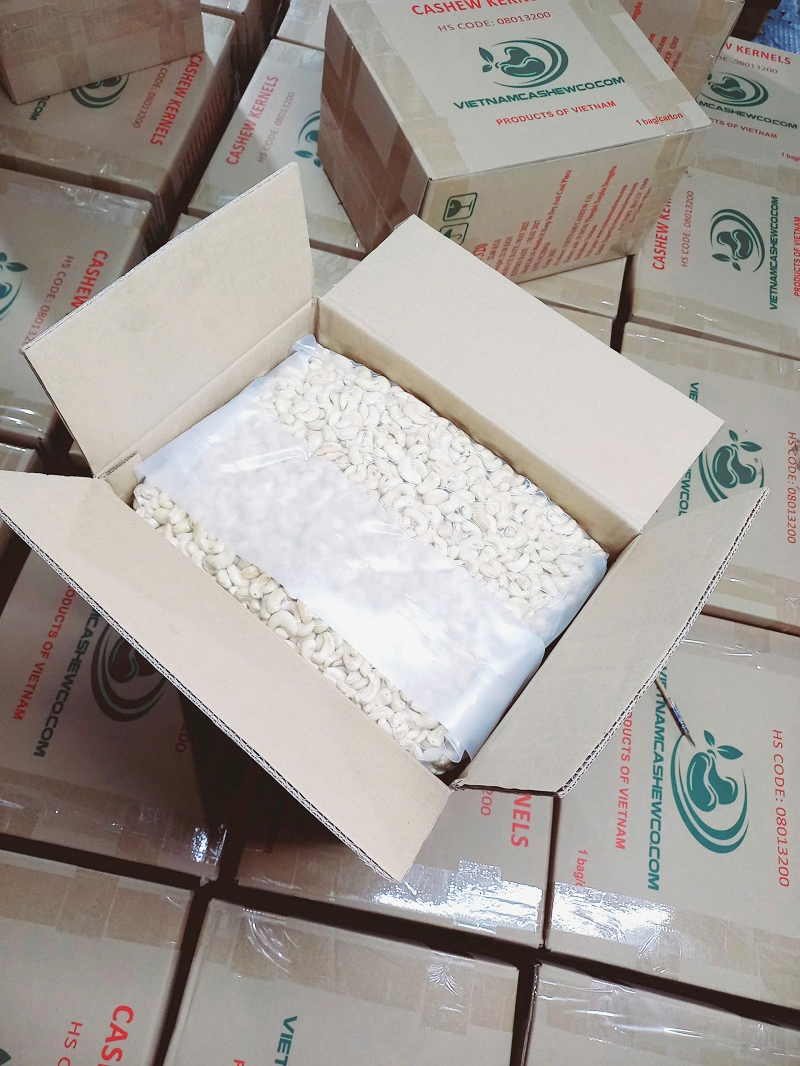 Cashew Nut WW240 7 cashew nut ww240 vacuum bag in cartons